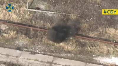 FPV drones demolish russian soldiers.  They were told: Do not run, you will die tired. 