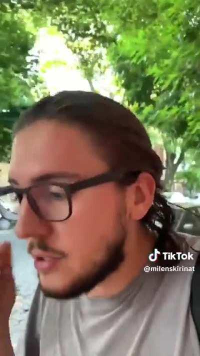 Ruso que huyo de rusia para no ir a pelear por la gran guerra patriotica de desnazificacion de ucrania llora que lo que puede alquilar es caro para el.