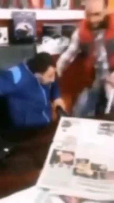 Qualquer homem com menos de 1.70