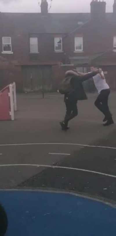 not a very good fight, but it's a fight 😂