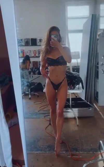 Nina Agdal showing off