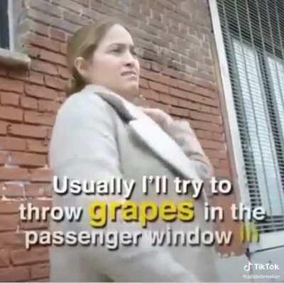 Go obama!! He may have ordered drone strikes on innocent civilians but at least he is more respectful den drumpf!! 😤😤