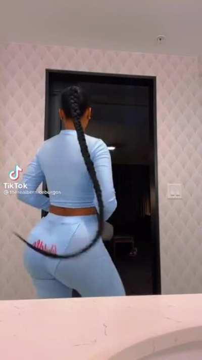 some girl DRAKE piped