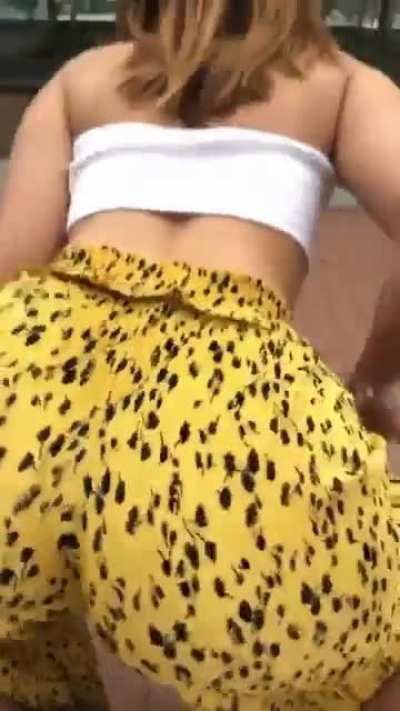 Assjob with her must be amazing