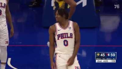 [Highlight] Tyrese Maxey blocks Tyrese from scoring the 2 on 1 in transition