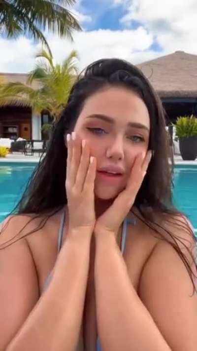 What's her instagram id?