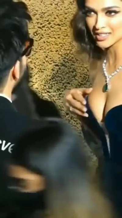 What a wonderful woman she is.The heat of her body, that intoxicating touch of her cute breasts can fill the fire of lust in any man. The valley between the two tight peaks, in which everyone is sitting and waiting to shed their river. || Deepika Padukone