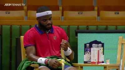 Tiafoe picking his nose and smearing his snot on a table at changeover (Stockholm)