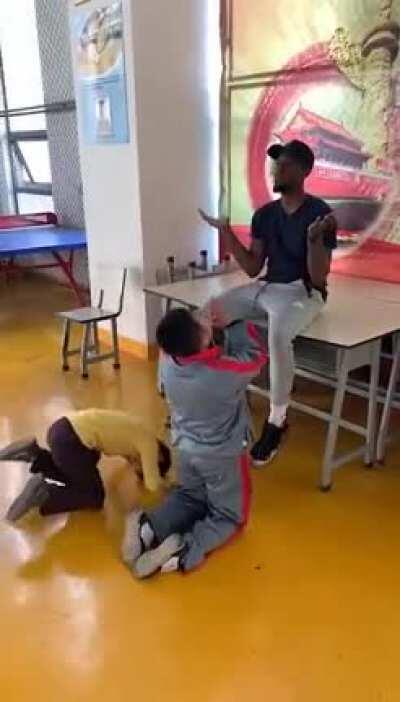 简单破防一下国男小黄人