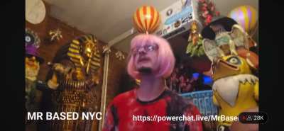 Worldofcottoncandy works on the front lines 🫡