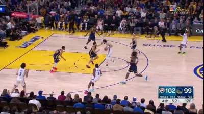 [Highlight] Chet Holmgren runs the break and finishes through the contact to give him 30pts