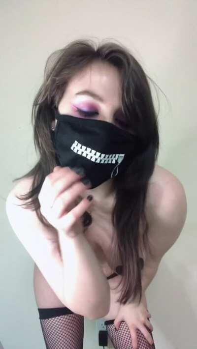 (OC) So that’s what’s under the mask!