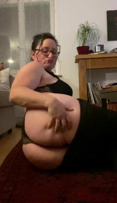 Can I be your favorite MILF?