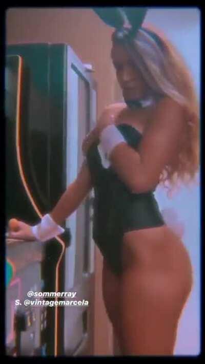 Anyone wanna jerk with me too Sommer on discord ? I’m so horny for her like a long time! Add me justger2#0562