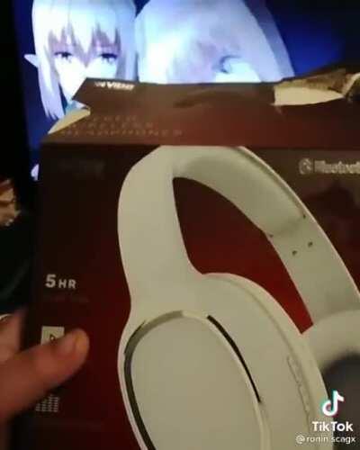 Yeah, brand new headphones :D (video not mine)