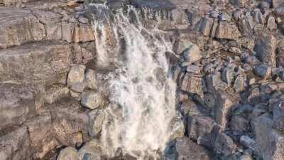 Phoenix FD Waterfall - Cascading Simulation grids and wetmap test