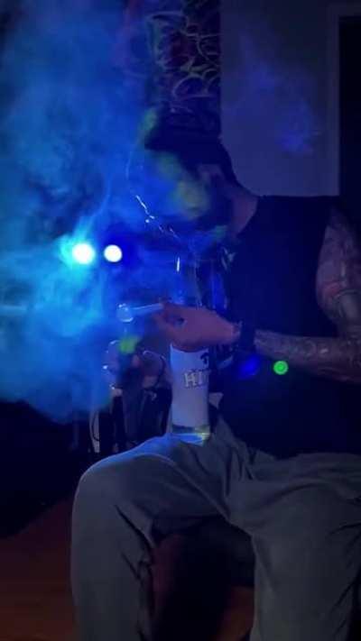 Fuckin with slomo shit. Get spun. Get lit. Cloud upppp