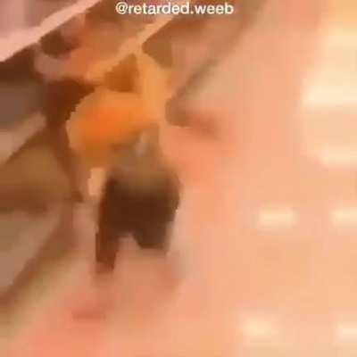 E errado eu rir tipo pra caralho com isso?