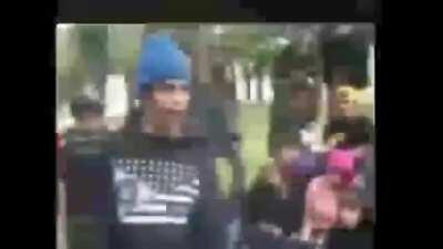 Las pibas: Ay amiga no te preocupes lo que importa es el interior uwu Los pibes: