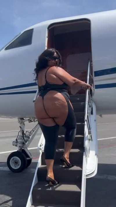 Lizzo's gigantic ass 🤤