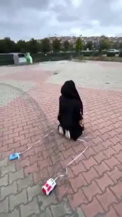 Eşşedümercedes ilahebmw illallah ve eşşedüakplimilletvekilikoca muhammeeden amin