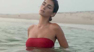 Priscilla, gracing us with a very beautiful, gorgeous and stunning new video at the beach