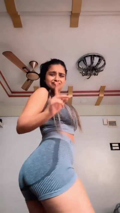 Suhus twerks are hot