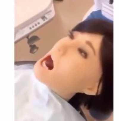 Dentist’s animatronic dummy freaks out.