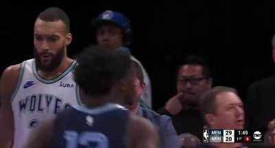 [Highlight] Rudy had a little something to say to Aldama after swatting him. Aldama didn't like it.