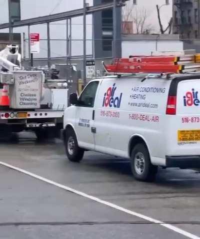 Woman breaks Taxi window with a brick and steals phone.