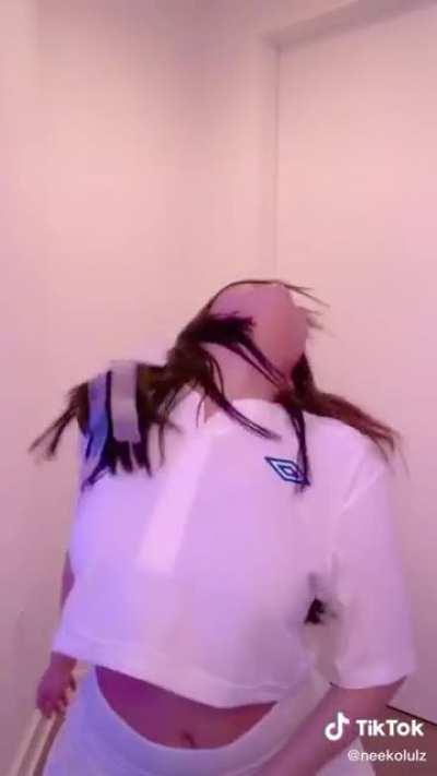 Neeko new TikTok honestly it not good but at least she having fun with it 😂😂😂