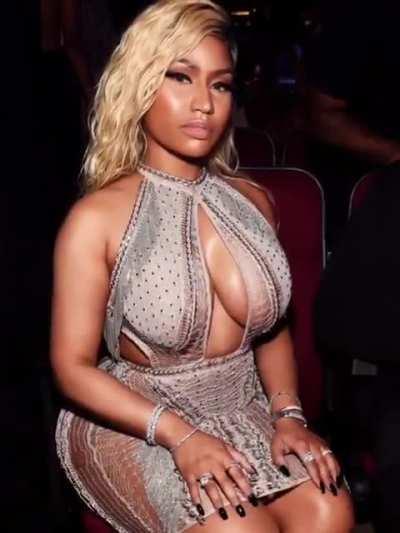 Nicki Minaj @nickiminaj