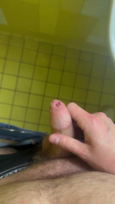 please hmu!! i wanna jerk off together