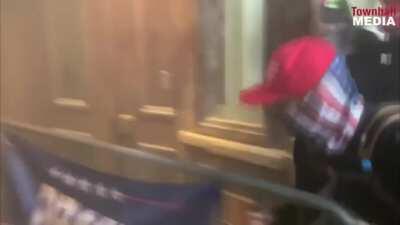 TF2 mercs defend the US Capitol