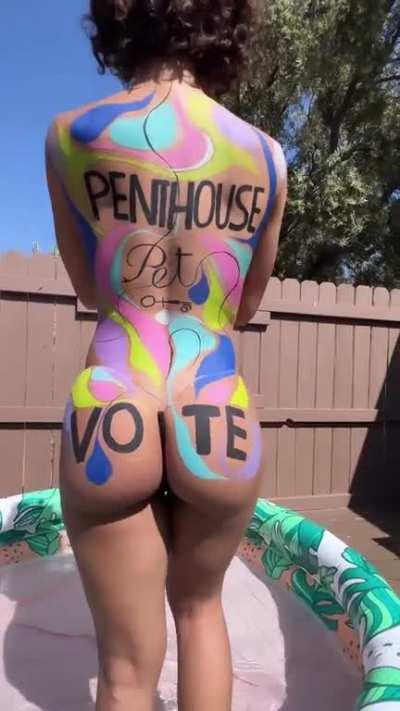 That 🍑 is her signature if you can't recognize her oh well!