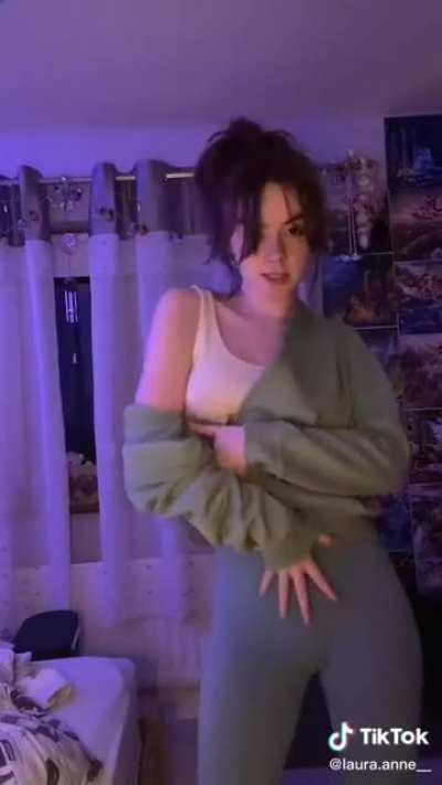 love it when she goes braless @laura.anne__