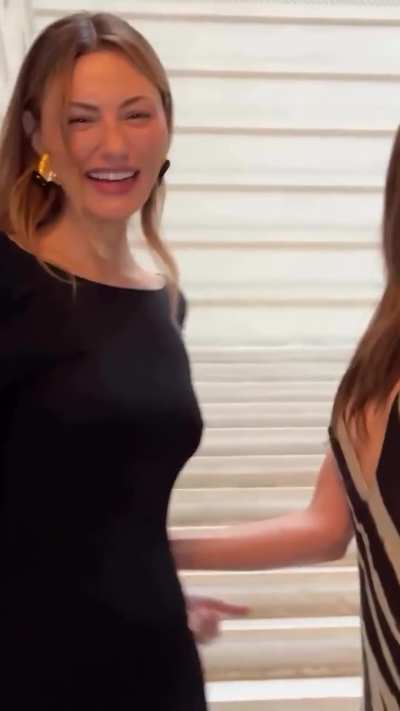 Phoebe Tonkin and Alycia Debnam Carey