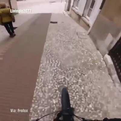 Alguma lindeza poderia me dizer o nome desta música?