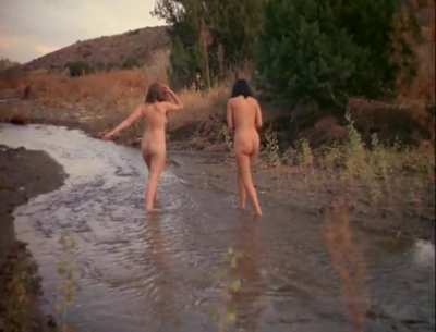 Gigi Perez & Wendy Winders - Tobacco Roody (US1970) (3/3) - Fun in the creek