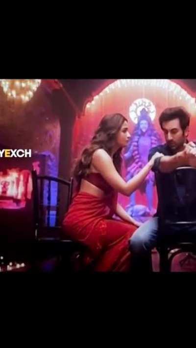 Alia Bhatt Brahmastra Red Saree 🤤