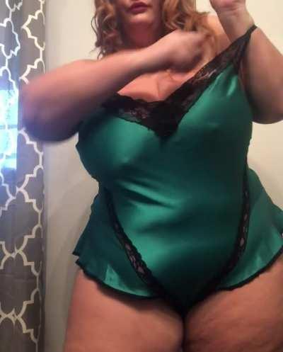 Natural tits and vintage lingerie 🖤