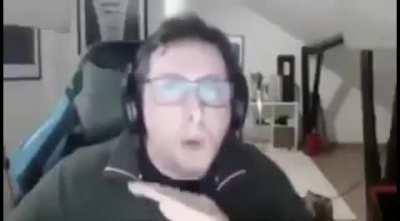 Alguem me pode ajudar a encontrar o video que deu origem a tantos memes do Zolark?