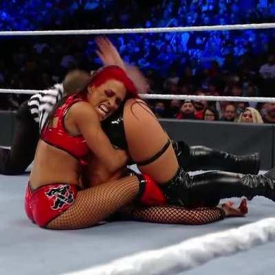 Zelina Vega pinning Liv Morgan