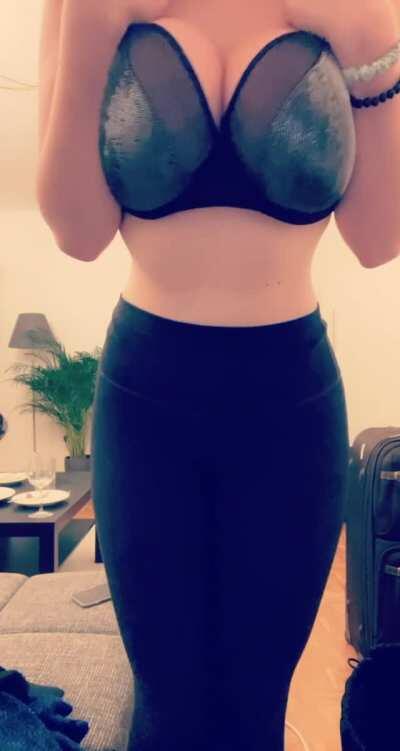 Would you notice me walking down the street? (OC)