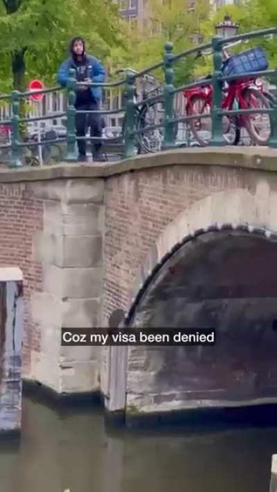 Best singer in all of Iraq