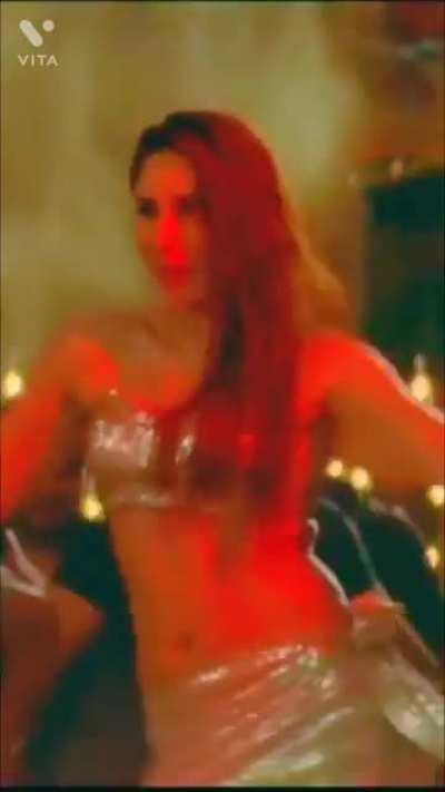 Hindu sanskari kareena dancing at the front of mulla kasai in order to worshipped with his black