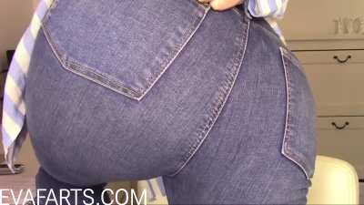 Teachers Fart Sniffer