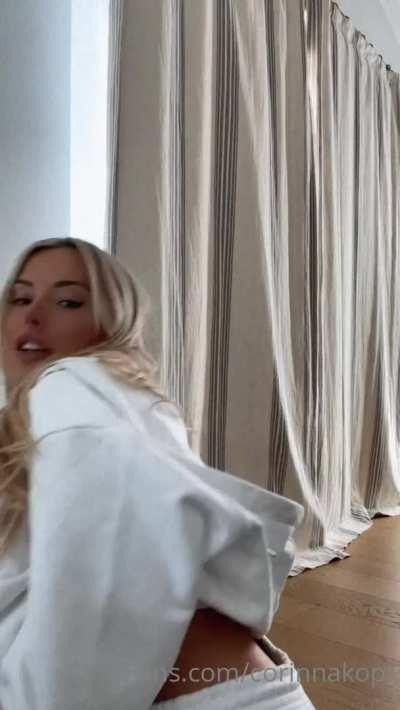 Corinna Kopf Check Comment For Her Exclusive Content ( Sxtap3s )