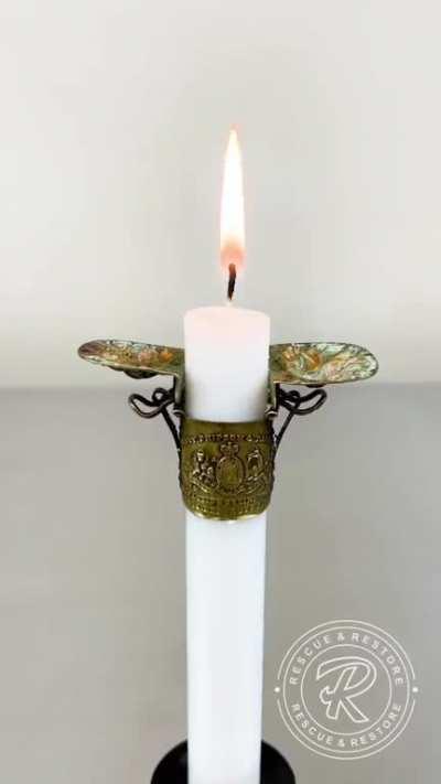 1841 Automatic candle extinguisher