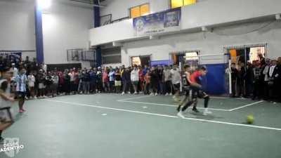 Vamos a jugar un fulbito tranqui...